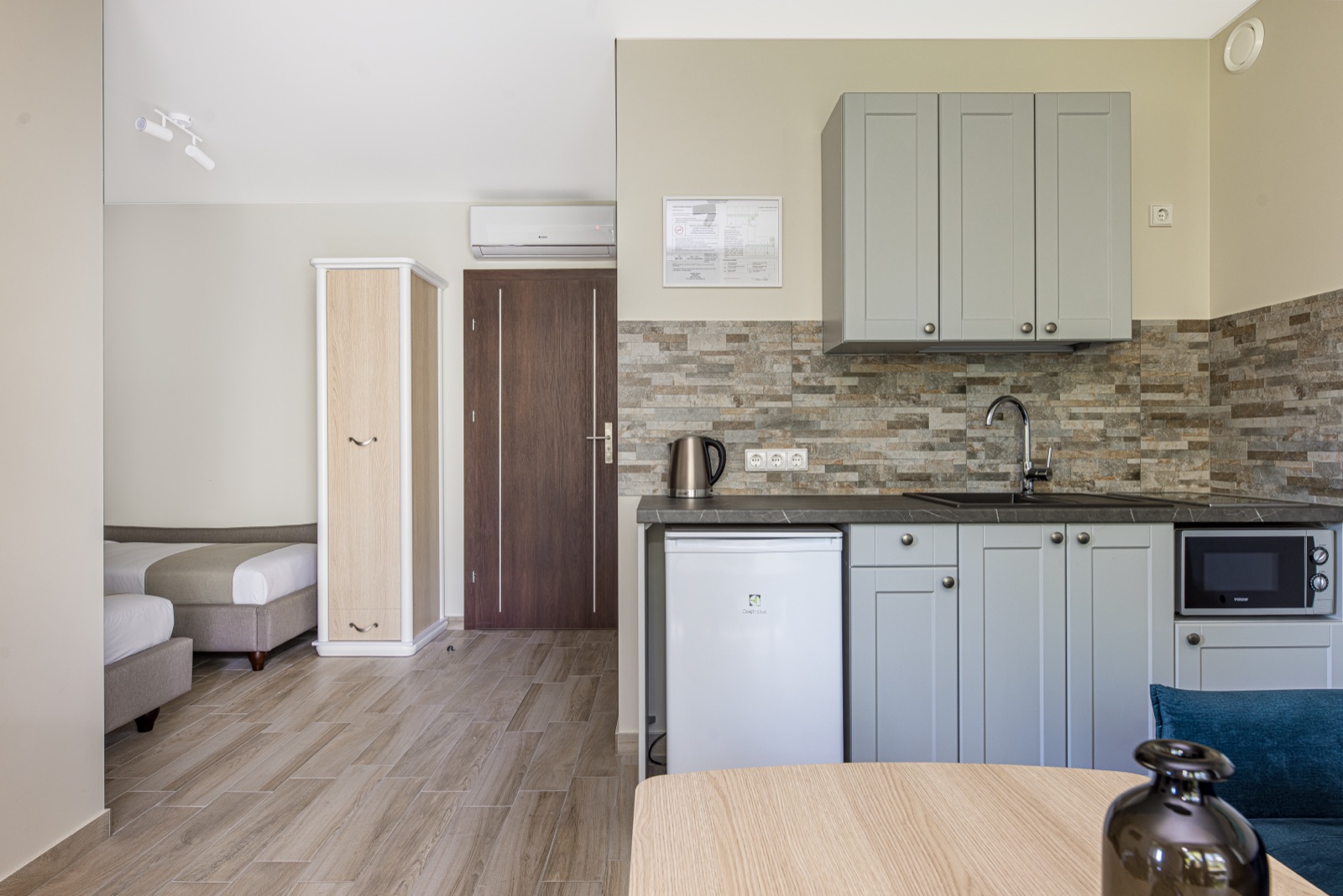 Keturvietis Lux Premium